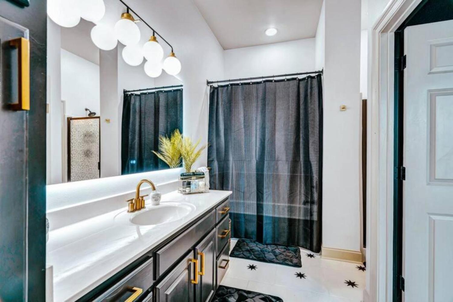 Stylish & Romantic Home, Long-Term Friendly, King Baton Rouge Ngoại thất bức ảnh